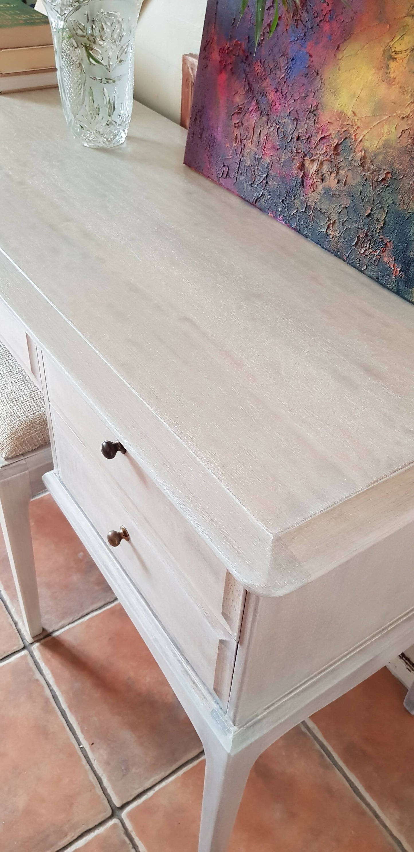 Stag minstrel dressing table in a whitewash, natural wood, rustic weathered finishing.