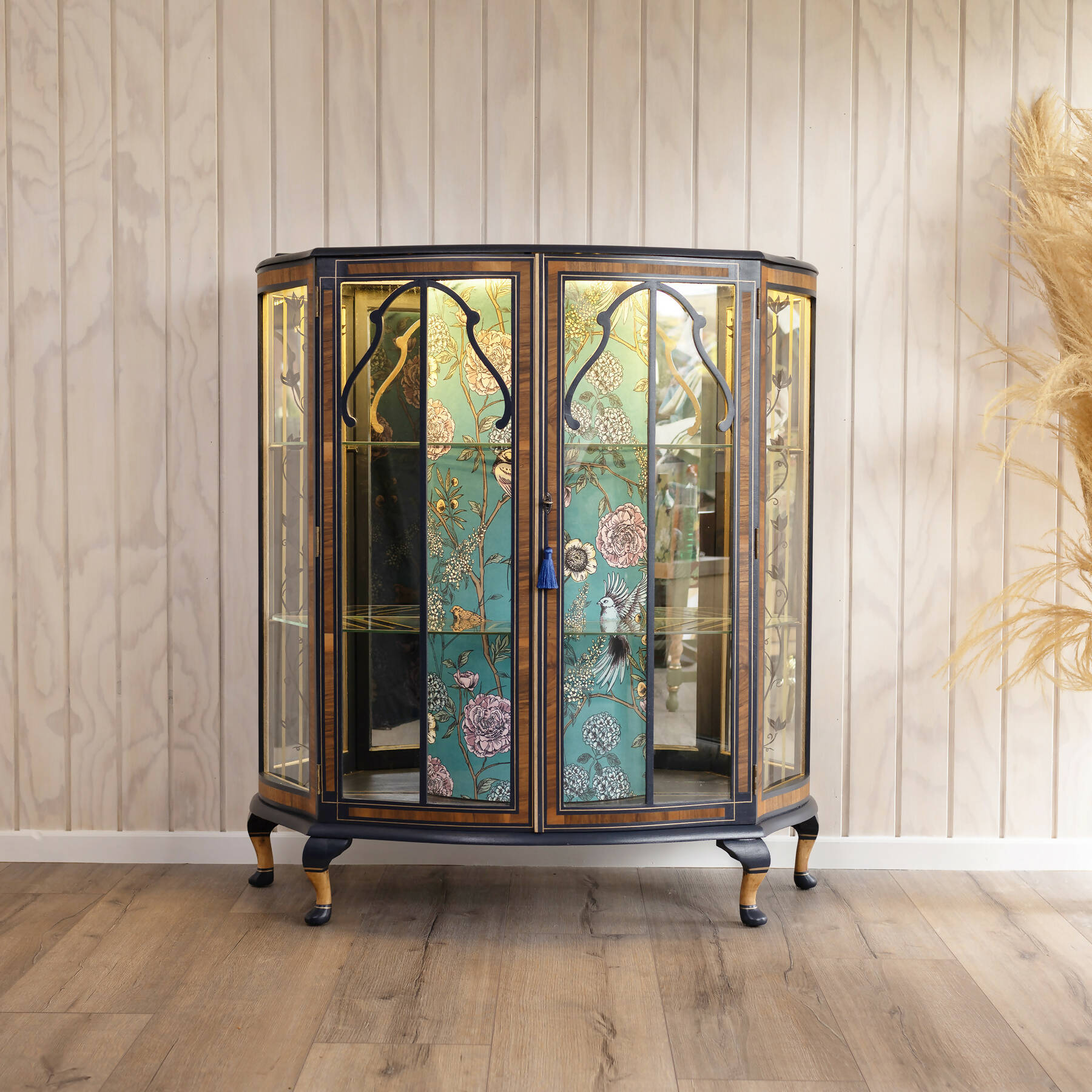 Art deco store glass display cabinet