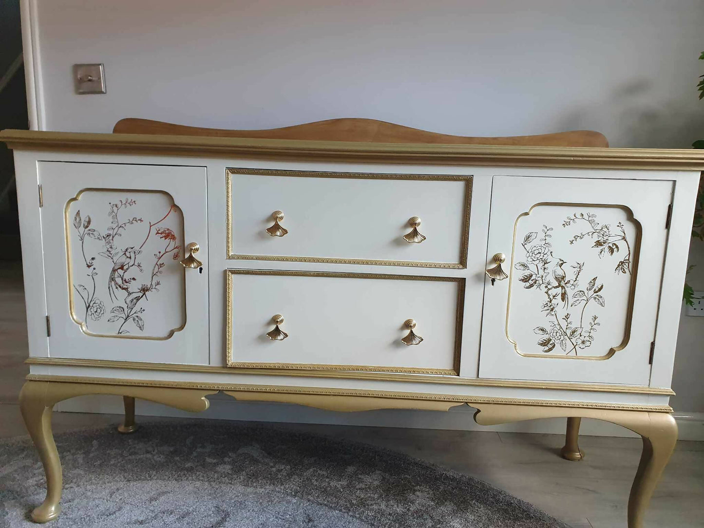 UNIQUE BEAUTIFUL WALNUT CREAM AND GOLD SIDEBOARD/DRESSER/DRAWERS