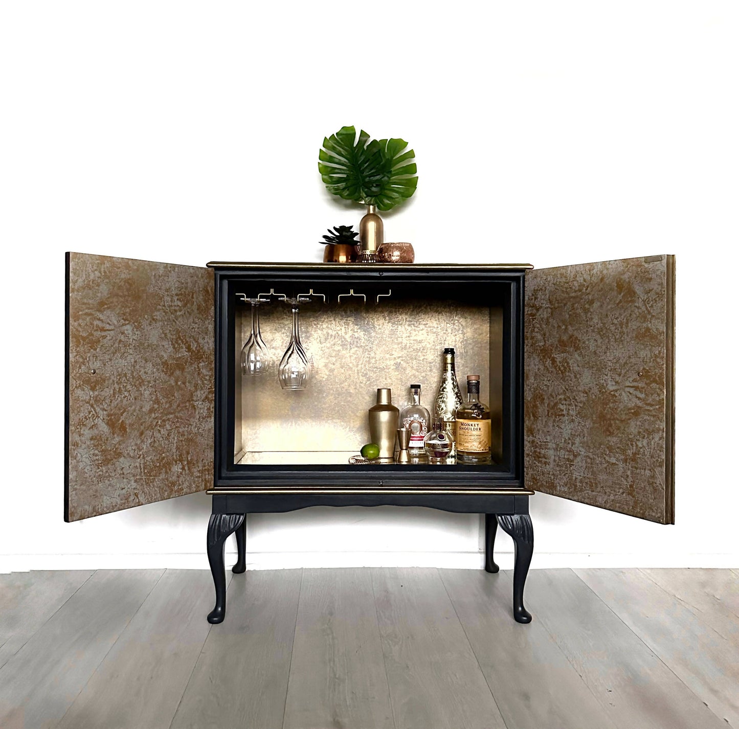 Black Art Deco Drinks Cocktail  Cabinet