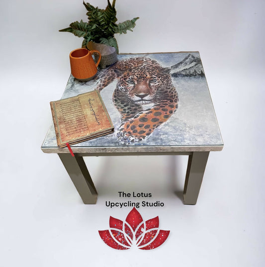 Majestic Glass Topped Snow Leopard Table