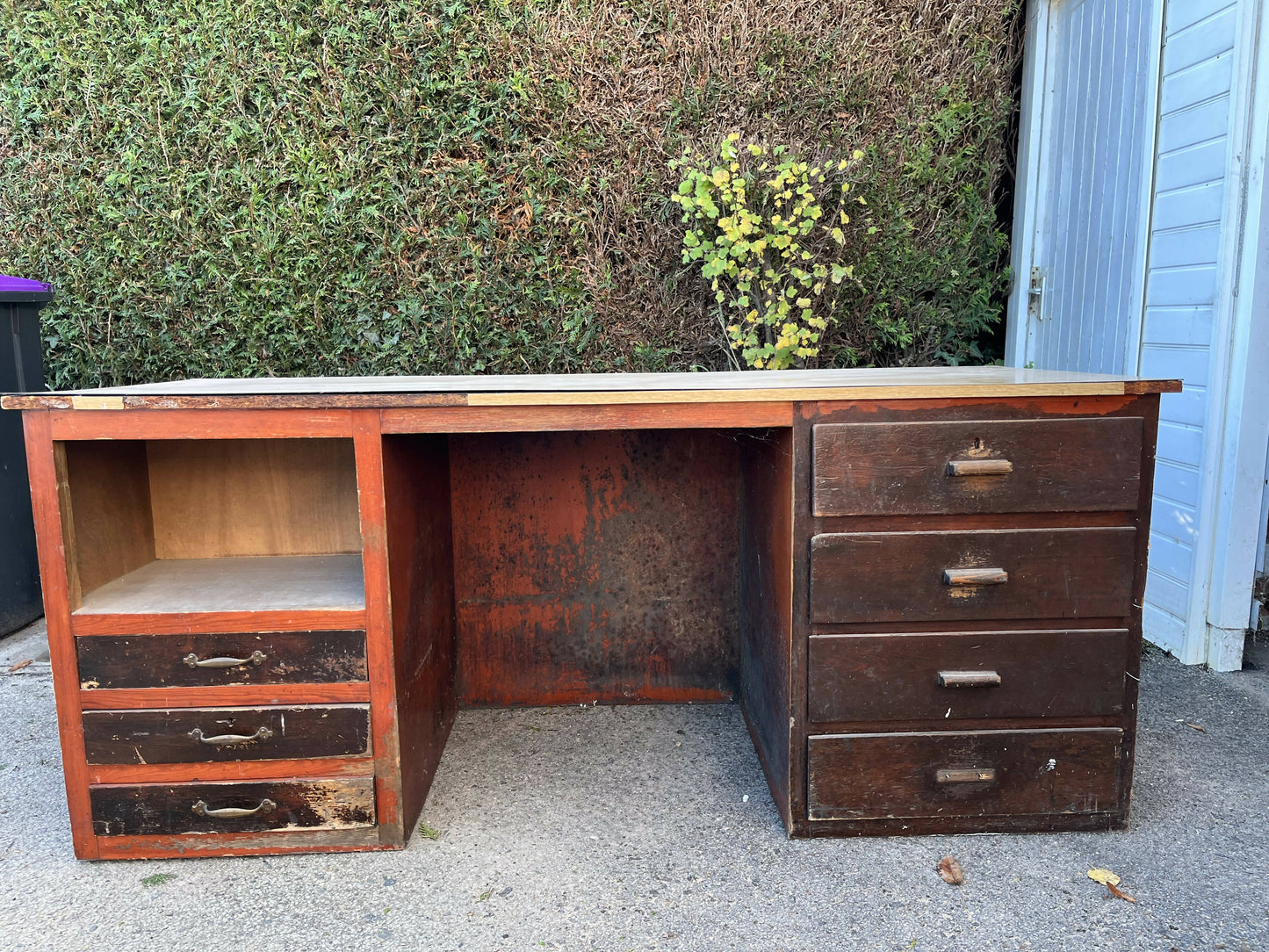 Old desk for upcycling