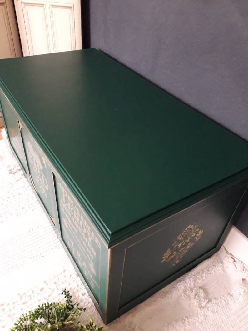 Large Vintage Blanket Box