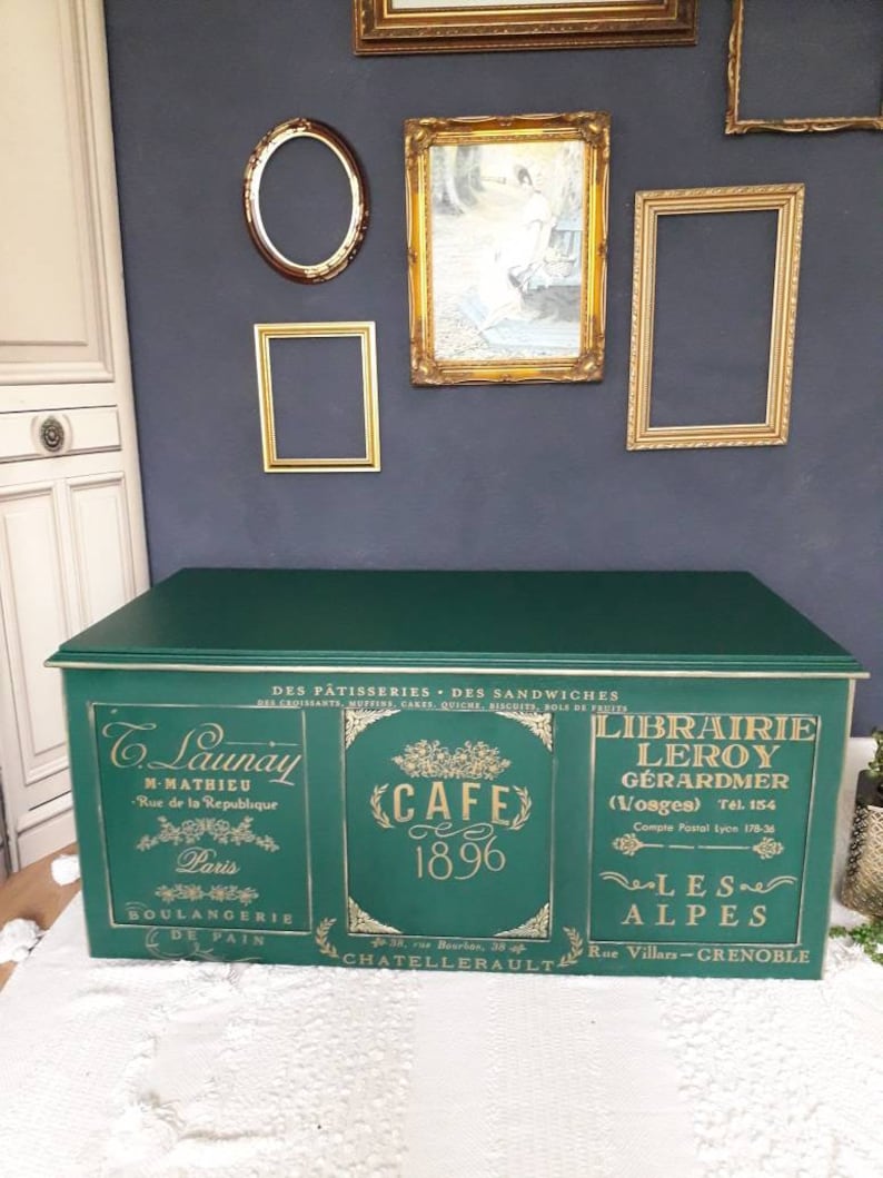 Large Vintage Blanket Box