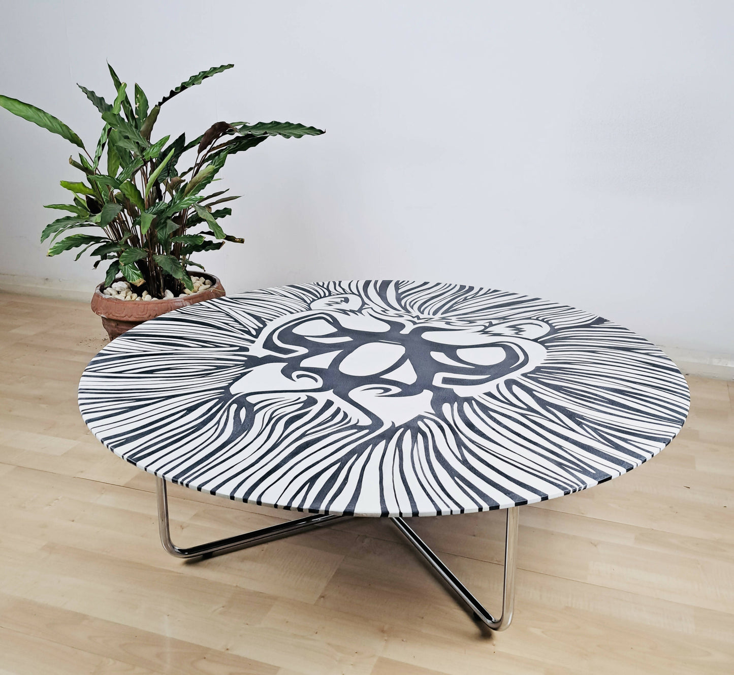 Circular coffee table