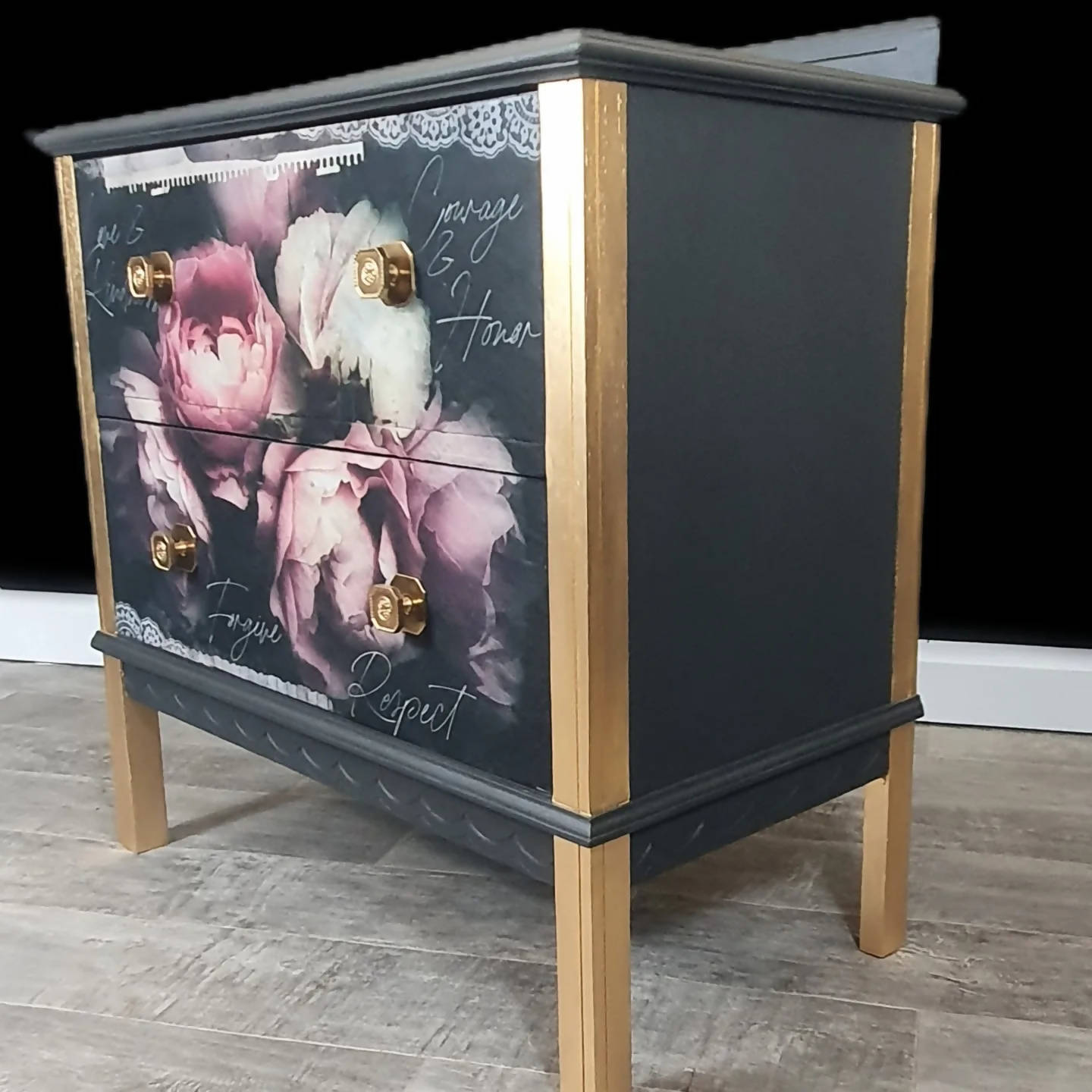 Art Deco Small Chest of Drawers / Bedside Cabinet