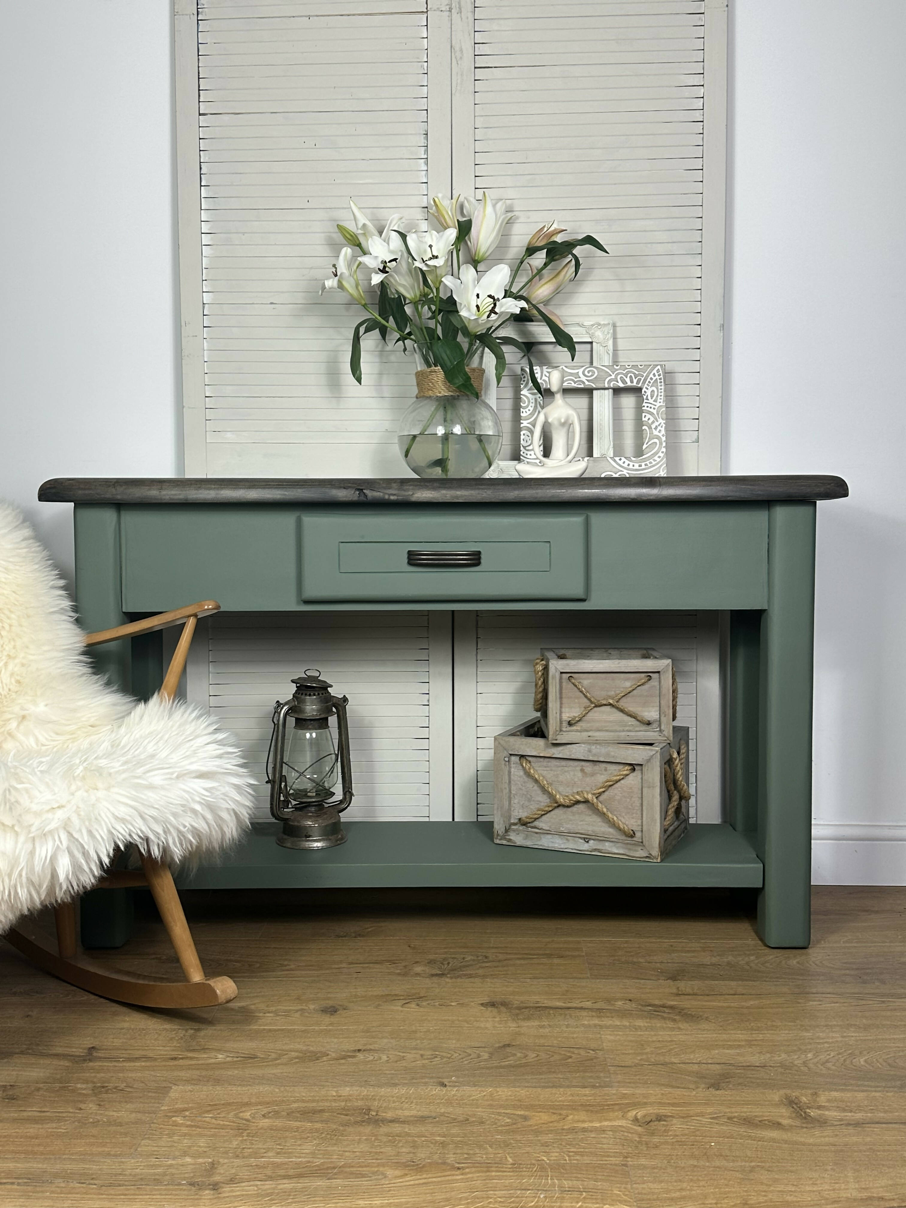 Green hallway store table